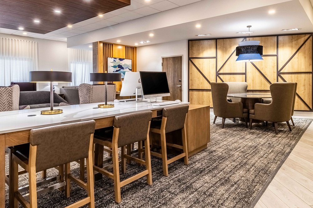 Staybridge Halifax Business Center (1)